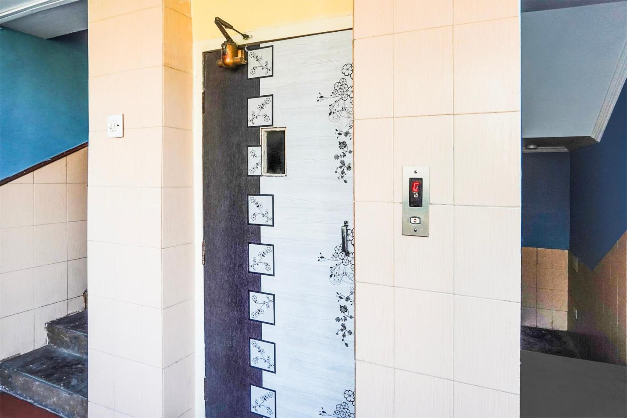 Hotel O Vibrant Residency Ahmedabad Extérieur photo
