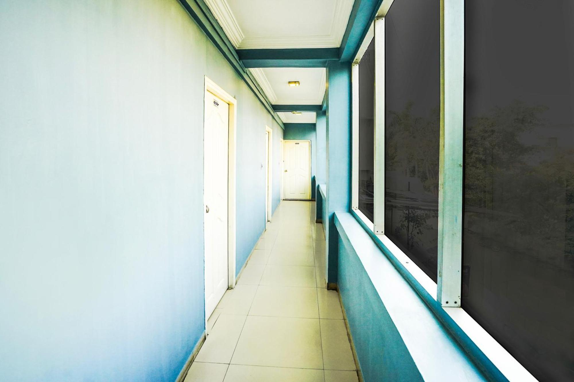 Hotel O Vibrant Residency Ahmedabad Extérieur photo